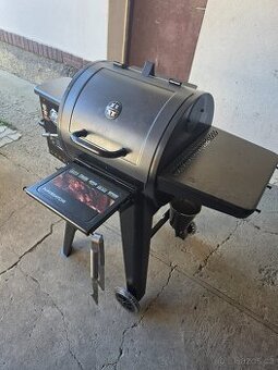 Pit Boss 550 Navigator