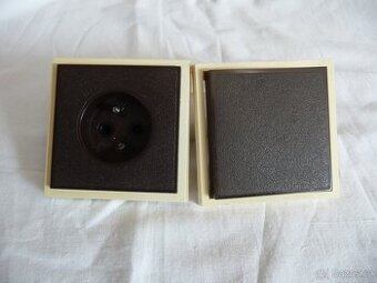 Zásuvky, Vypínače