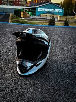 Motokrosová helma / helma na kolo