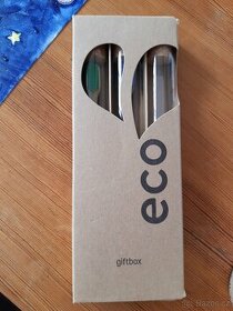 2 kartáčky na zuby Eco Heart v dárkovém balení.