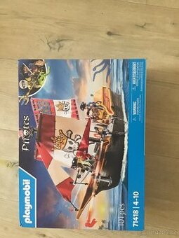 Playmobil pirátská loď