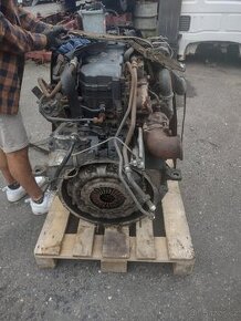Na Iveco 120E25 - Motor