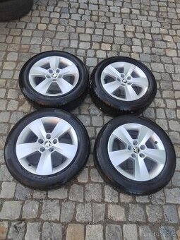 Prodám orig alu 15 škoda Fabia Rapid 5x100 ET 38 letní pneu
