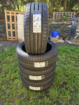 Letní pneu - 245/40R19 9Y XL Sport Maxx RT2 Dunlop