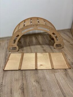 Montessori houpačka s žebříkem/skluzavkou
