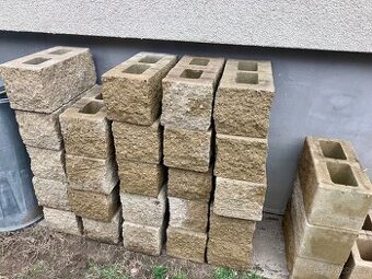 Tvarovky štípané tvárnice 59 ks
