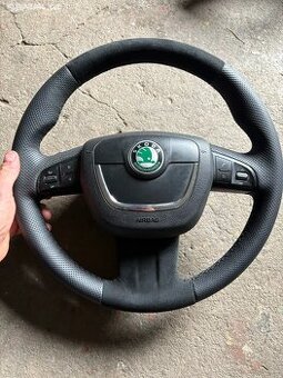 Nově renovovany volant Škoda o2 f, s2 f , Yetti