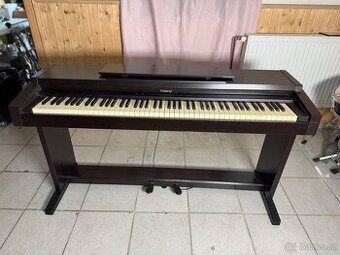 Digitální piano Roland HP-135