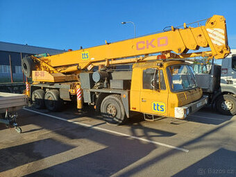 Autojeřáb AD28