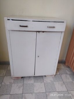 Nábytek 1.republika, 5 kousků na chalupu