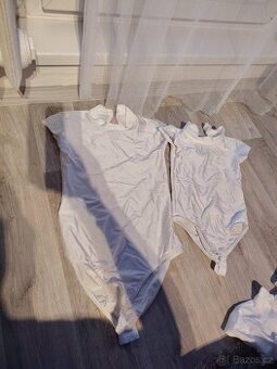 Mažoretky bílé body