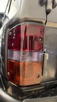 Nissan Patrol y60 sdružené zadní lampy tónované