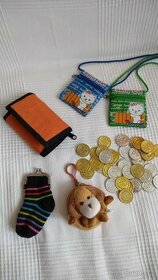 34 - Peněženky s penězy