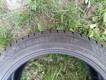 Zimní pneu Nokian 225/45/17