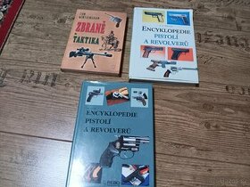 Knihy zbraně, puška, revolver, pistole