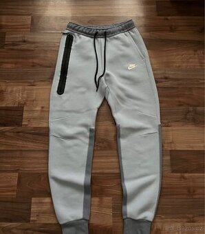 Nike tech fleece kalhoty