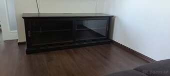 Stolek pod TV