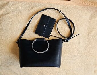 Černá kabelka crossbody Zara basic minimalistická