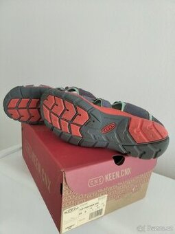 Boty Keen CNX vel. 38