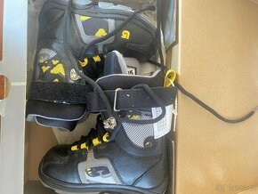 Burton / dětské boty na snowboard nove v krabici