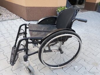 Invalidní vozík
