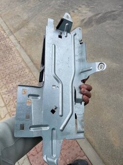 BOSE ZESILOVAČ Audi Q7 4L0035223A 4LO035464A