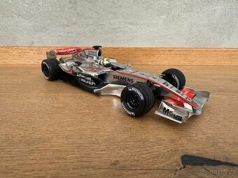 MODEL MCLAREN MP4/21 MINICHAMPS 1:18 LIMIT 1104 KS
