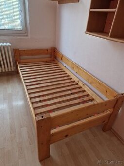 Prodám dřevěnou postel