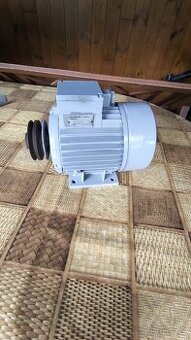 Patkový motor 220/380 V, rychlé jednání -sleva