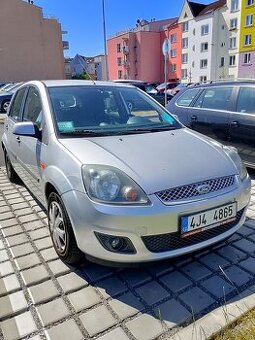 Ford fiesta 1,3 benzín rok výroby 2006 51 kW