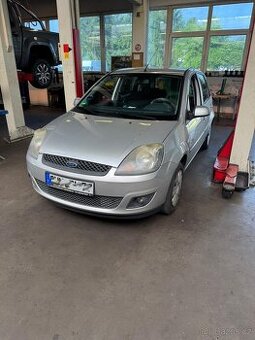Ford Fusion 1.4 59 kW benzín, v Německu