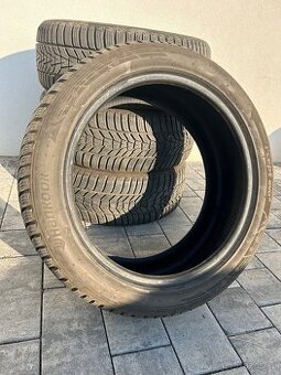 Zimní pneu 215/50 R18 92V