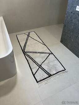 Krémový koberec se střapci 70x200cm