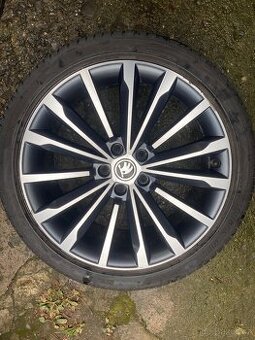 Alu kola 5x112 R19 Škoda Superb Laurin