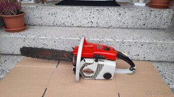 Historická motorová pila Stihl 030 AV