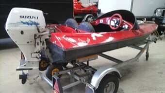 rychlý člun miniflitzer se čtyřtaktním motorem Suzuki 15 HP