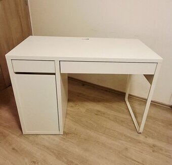 Kancelářský stůl bílý v perfektním stavu -50% SLEVA