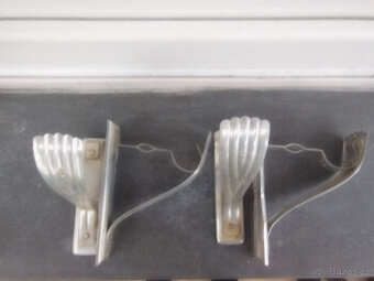 Držáky na tyčku k záclonám