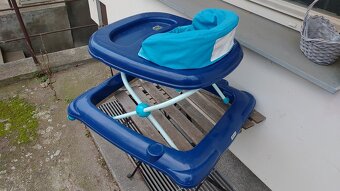 Dětské chodítko Hauck, PC:1500 CZK + zdarma přebalovací pult