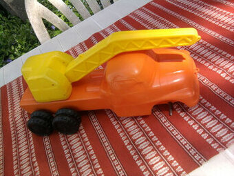 Staré Retro československé HRAČKY "TATRA 138"