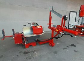 Pila se štípačkou za traktor