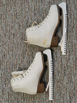 Dámské bílé lední brusle, velikost 41