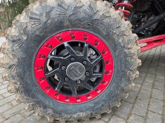 Can-Am Maverick R disky