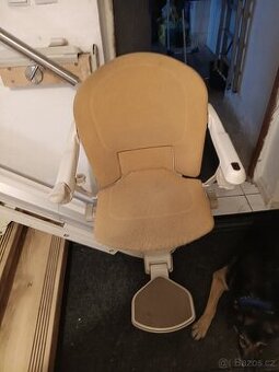 prodám schodištovou sedačku