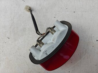 Suzuki GS 500 - zadní světlo