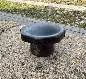 Jawa 250 350 perak, kyvacka pulbuben - víčko s odmerkou