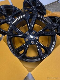 5x112 R18 MAM RS6 Black