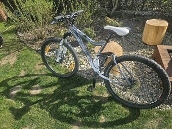 Celoodpružené kolo Scott Contessa Spark