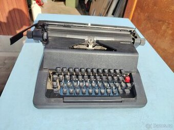 Psací stroj REMAGG