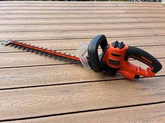 Black+Decker BEHTS501 – elektrické nůžky na živý plot
